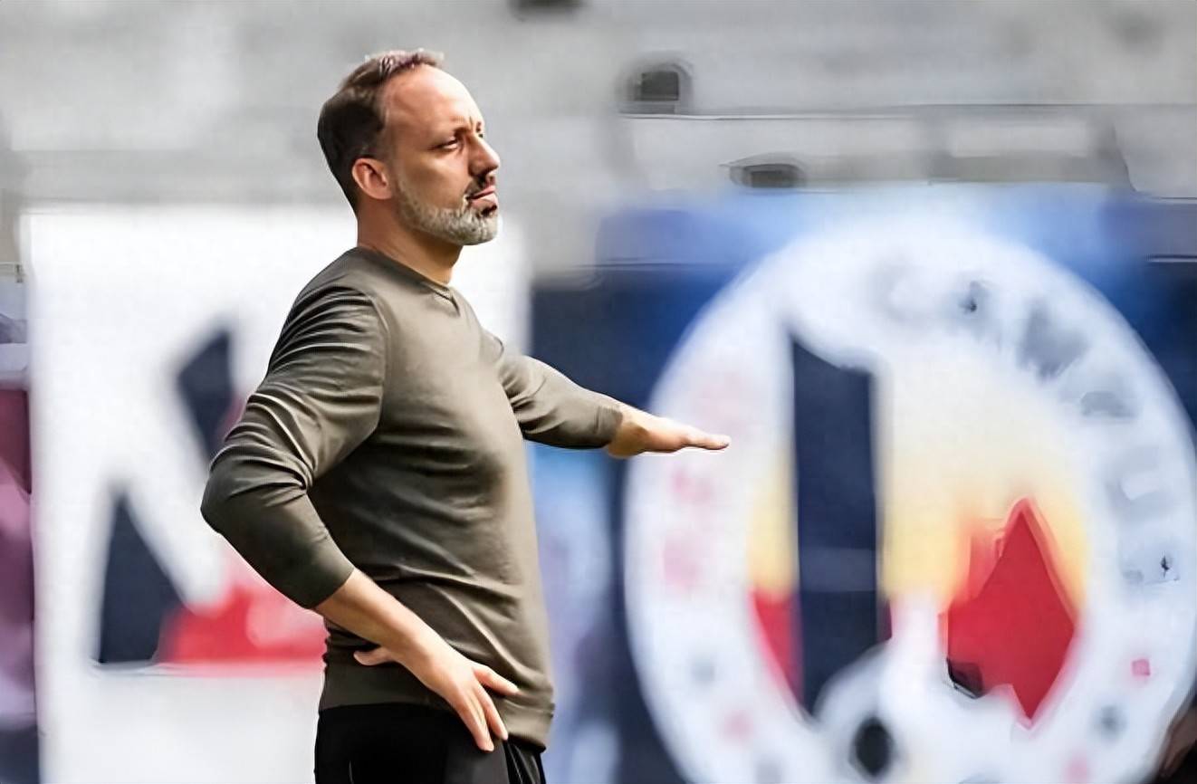 45岁的他成中超本土名帅翘楚黑马，曾在德甲效力多年，值得期待