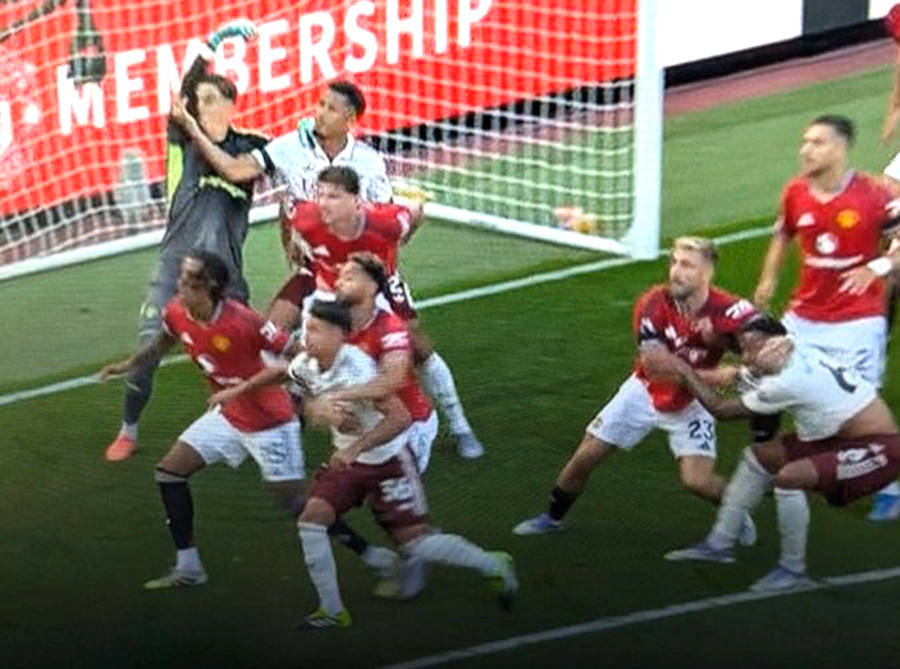 裁判误判导致曼联负阿森纳?失球有效原因曝光,但库尼亚应获点球